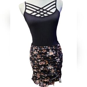 Victoria's Secret Black Floral Mini Skirt Size M Very Comfortable